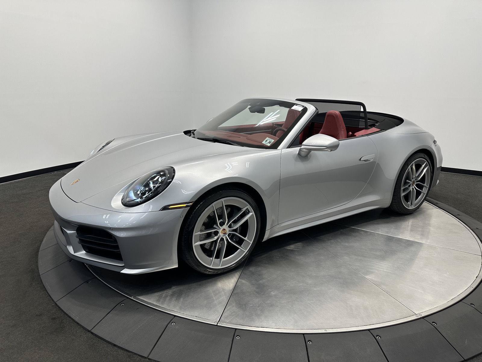 Used 2025 Porsche 911 Carrera RWD image 15