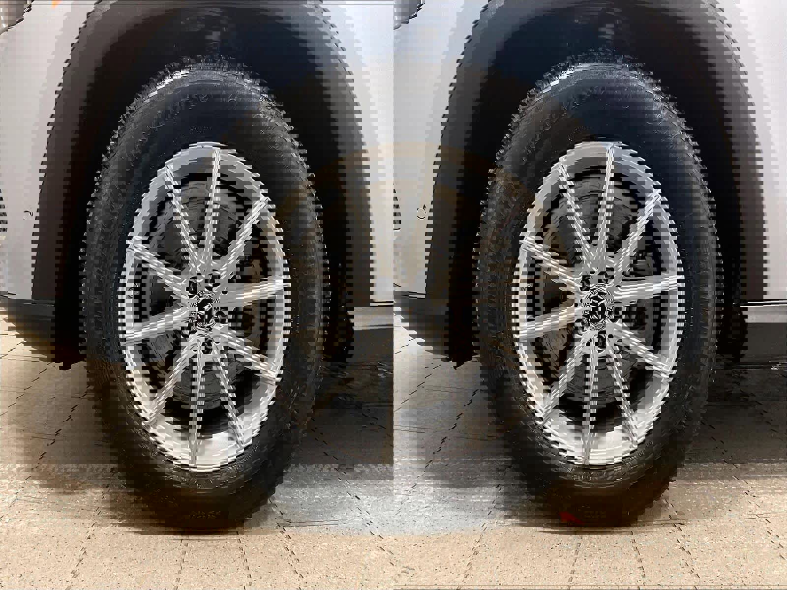 Used 2025 Mercedes-Benz GLE 350 4MATIC image 7