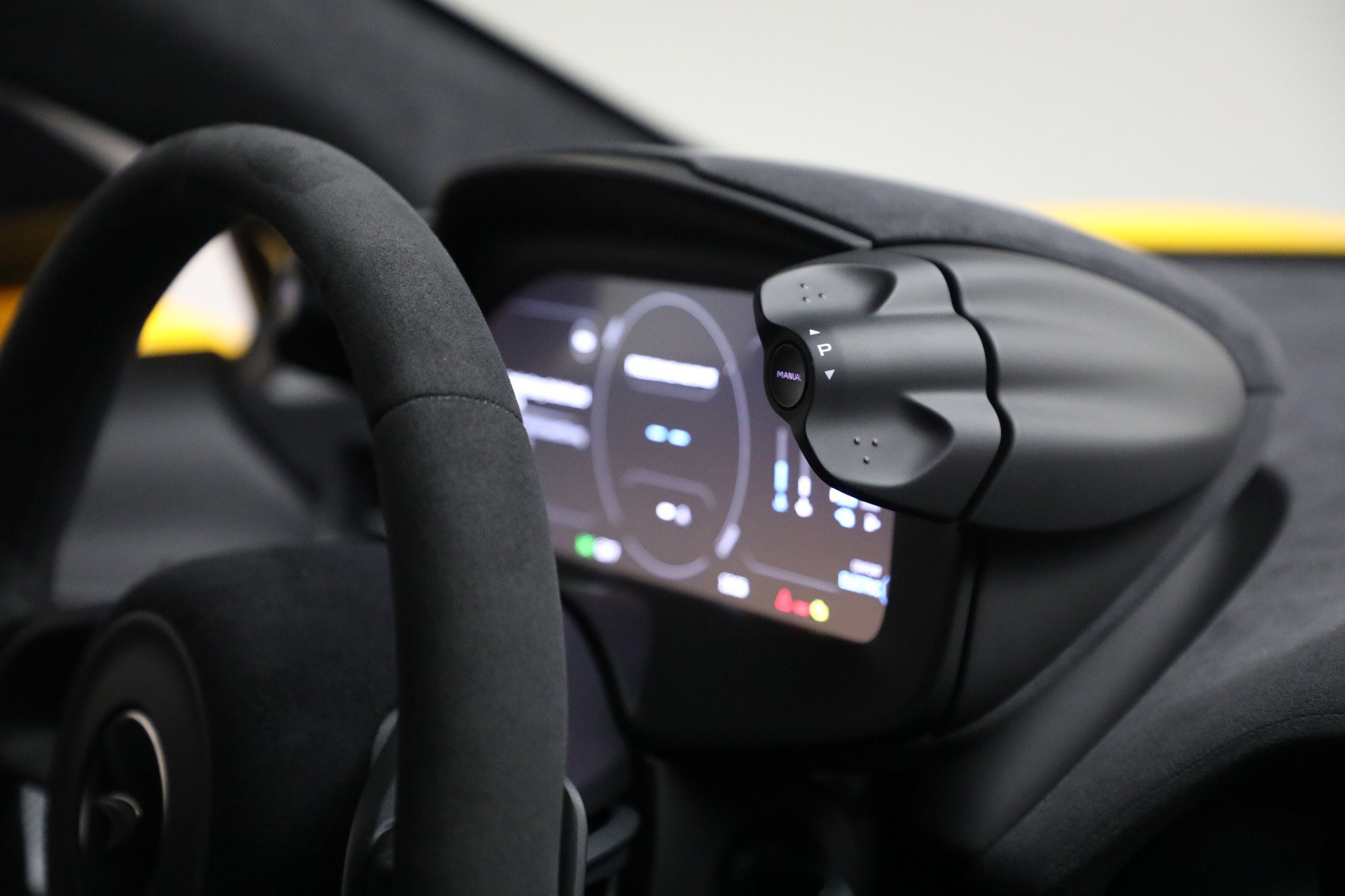 Used 2024 McLaren Artura image 28