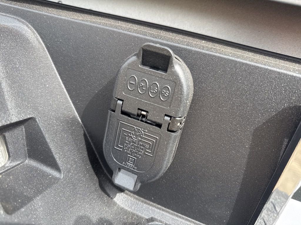 Used 2025 Chevrolet Colorado ZR2 w/ Technology Package image 13