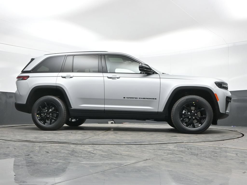 New 2026 Jeep Grand Cherokee Altitude AWD/4WD image 48