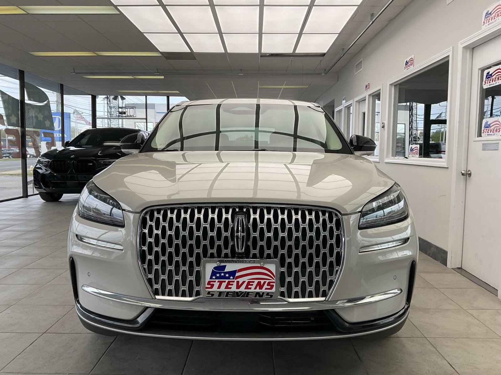 Used 2024 Lincoln Corsair AWD w/ Equipment Group 101A image 2