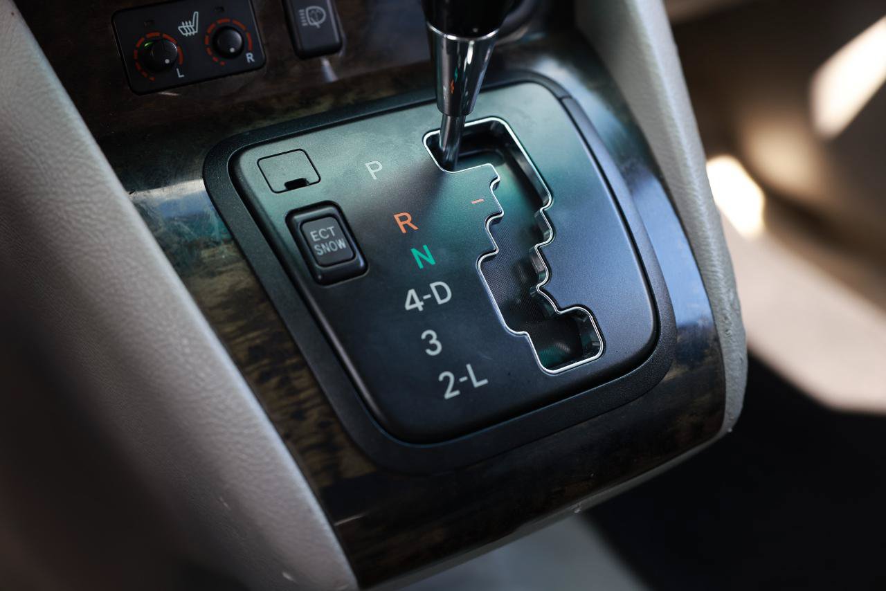 Used 2005 Lexus RX 330 w/ Premium Plus Pkg FWD image 29