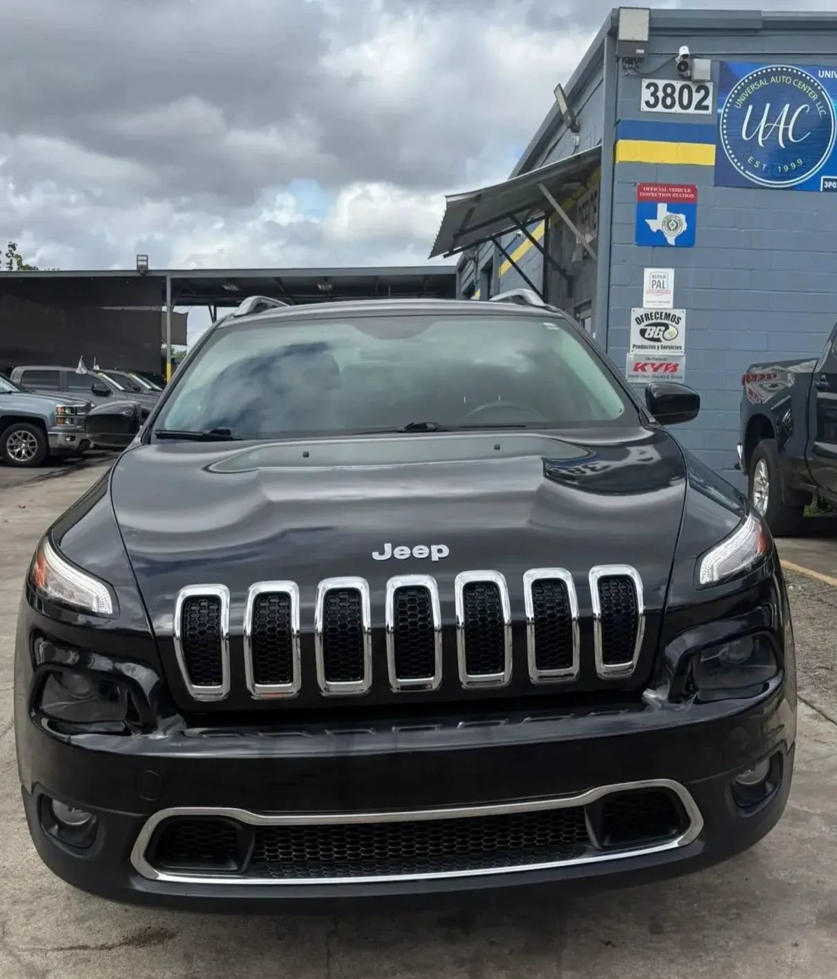 Used 2015 Jeep Cherokee Limited FWD image 2