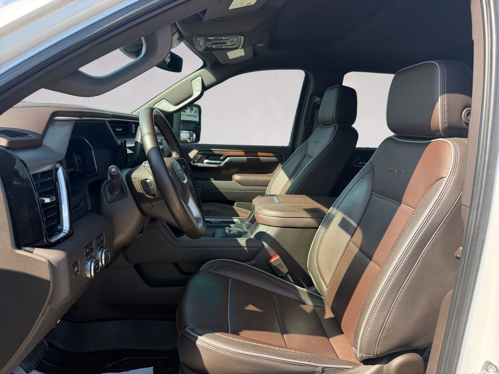 Used 2024 GMC Sierra 2500 Denali image 9