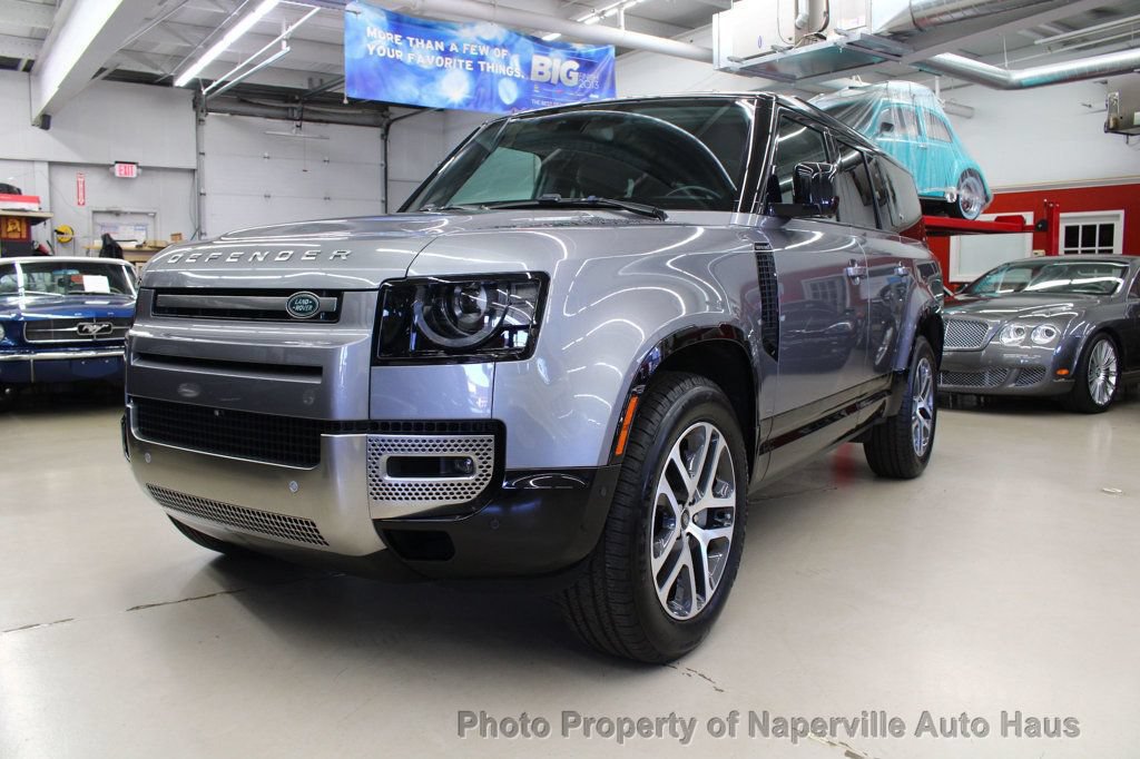 Used 2023 Land Rover Defender 130 SE AWD/4WD image 2