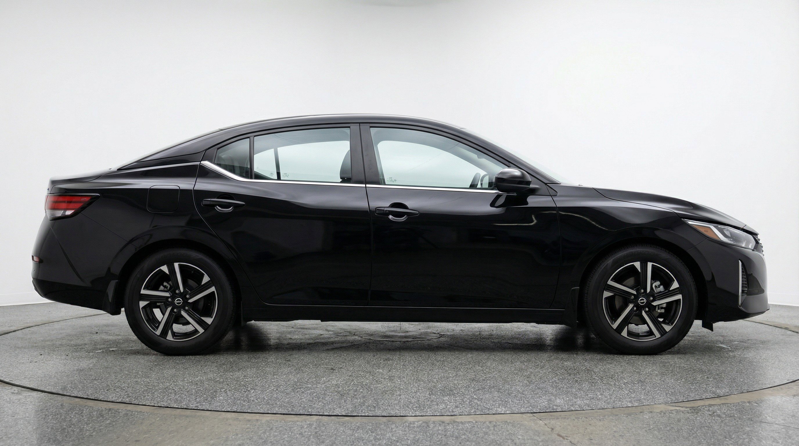 Used 2025 Nissan Sentra SV image 11