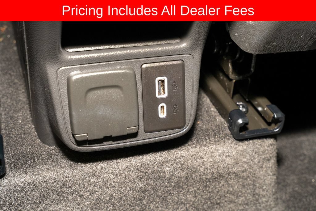 Used 2023 Chevrolet TrailBlazer RS w/ Sun and Liftgate Package FWD image 8