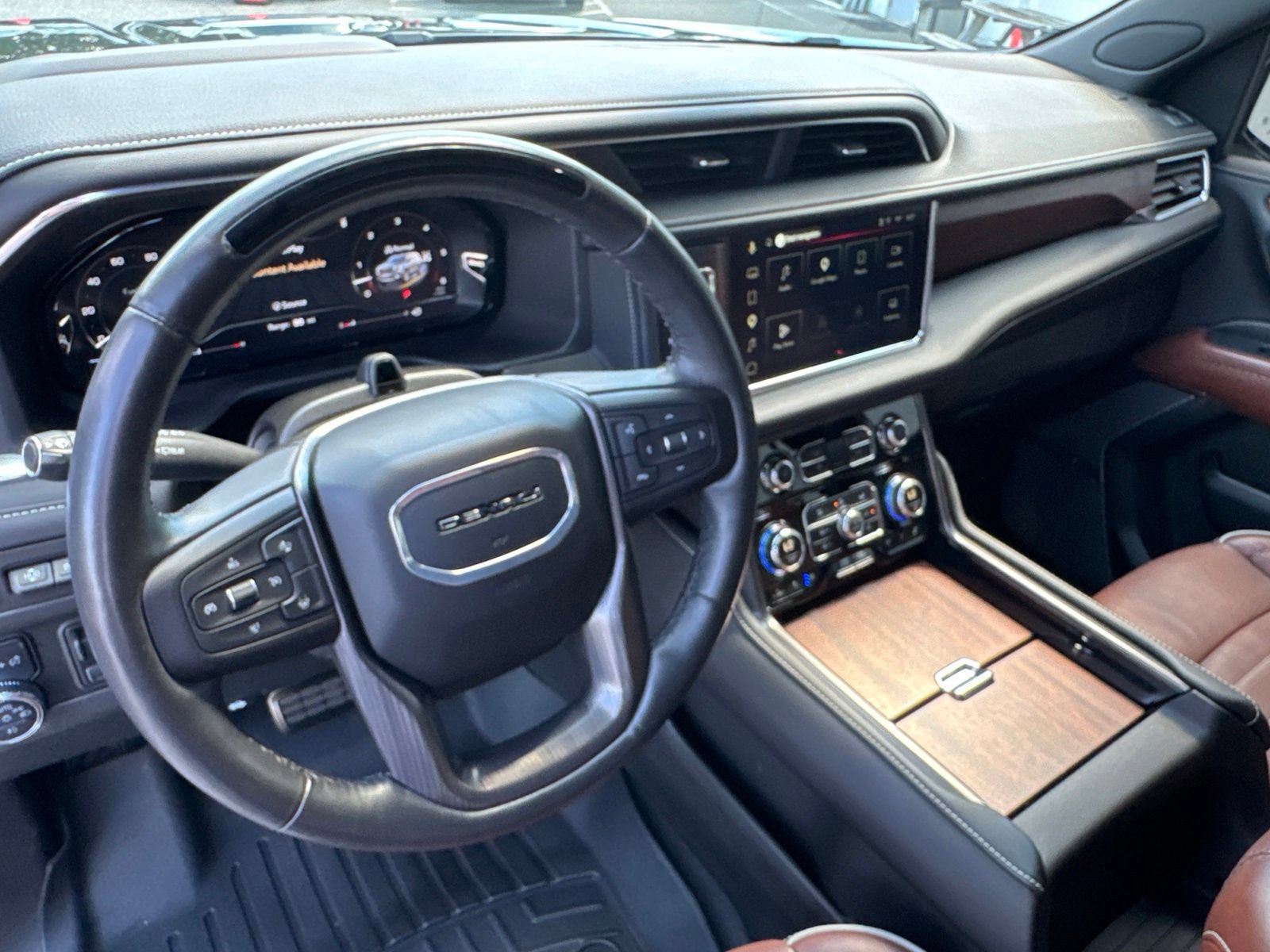Used 2024 GMC Yukon XL Denali Ultimate AWD/4WD image 29