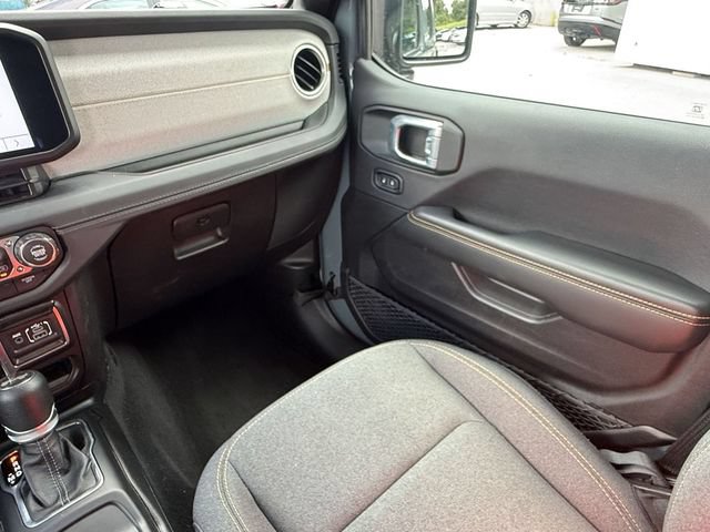 Used 2026 Jeep Wrangler Unlimited Sahara AWD/4WD image 36