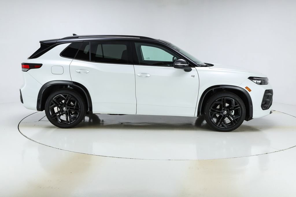 New 2026 Volkswagen Tiguan SE R-Line image 10