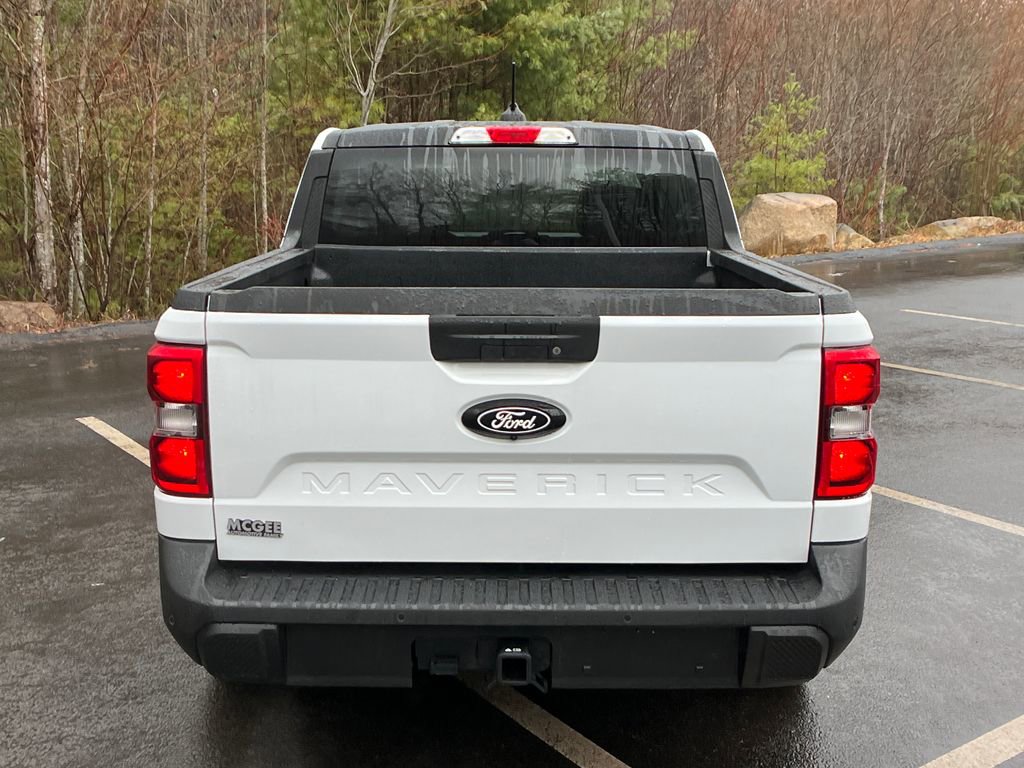 Used 2025 Ford Maverick XLT w/ Black Appearance Package image 4
