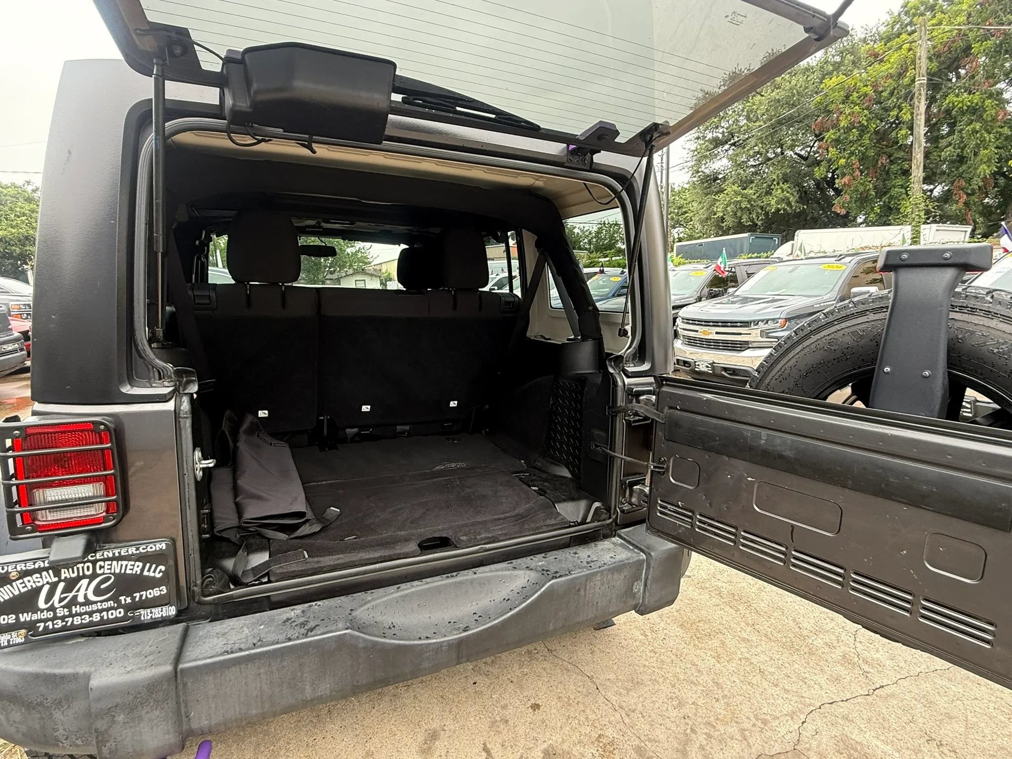 Used 2017 Jeep Wrangler Unlimited Sport w/ Quick Order Package 24S AWD/4WD image 30