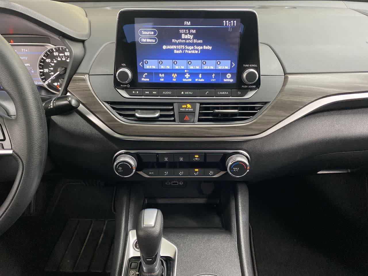 Used 2025 Nissan Altima 2.5 SV image 24