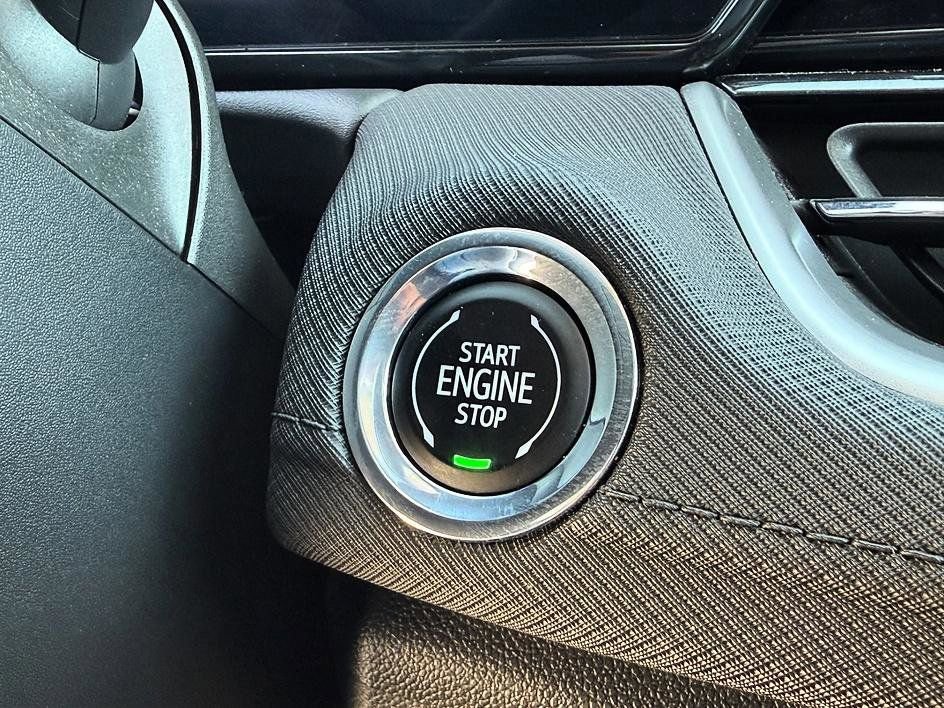 Used 2025 Chevrolet TrailBlazer LT AWD/4WD image 26