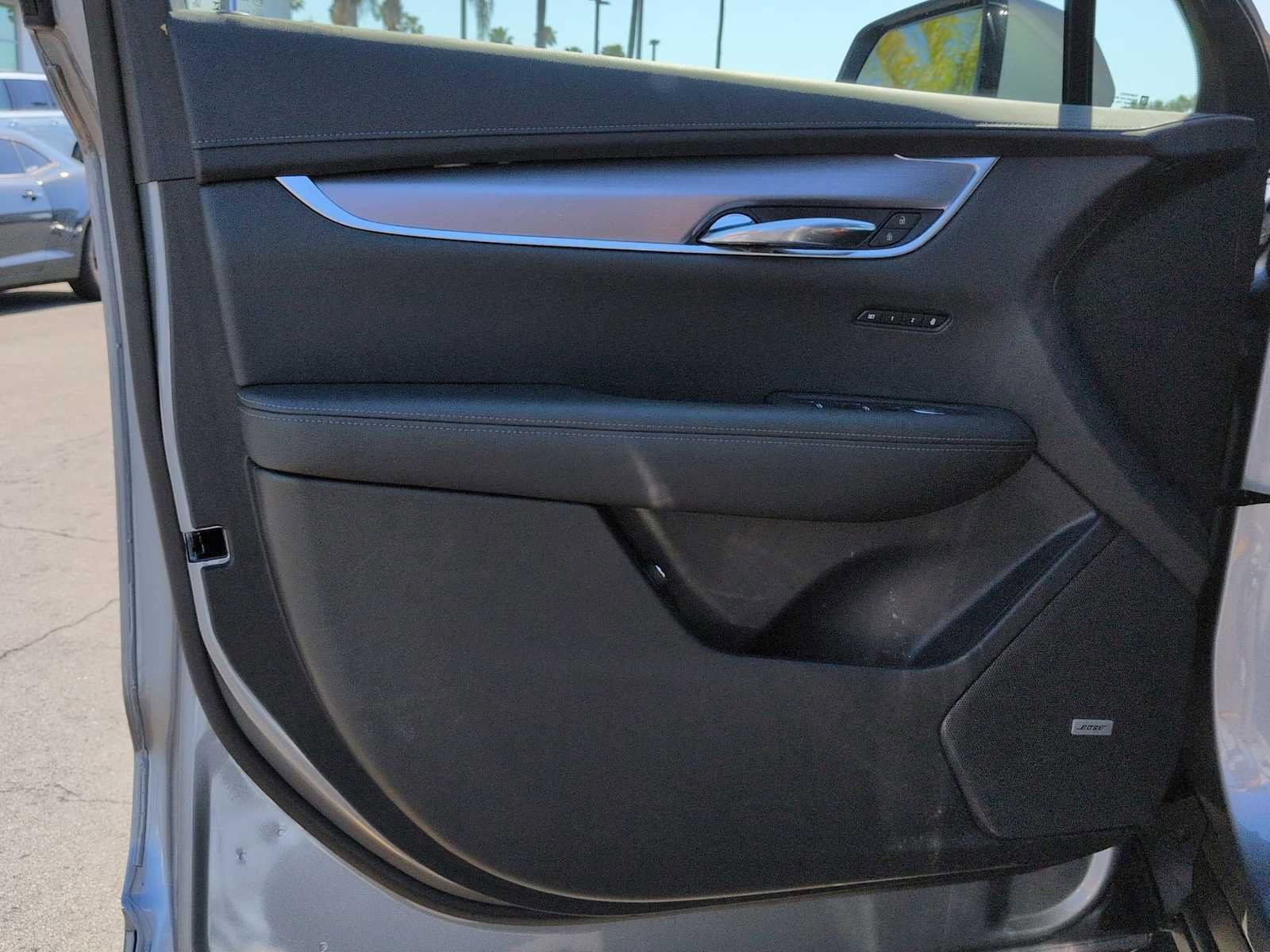 Used 2025 Cadillac XT6 Luxury image 10