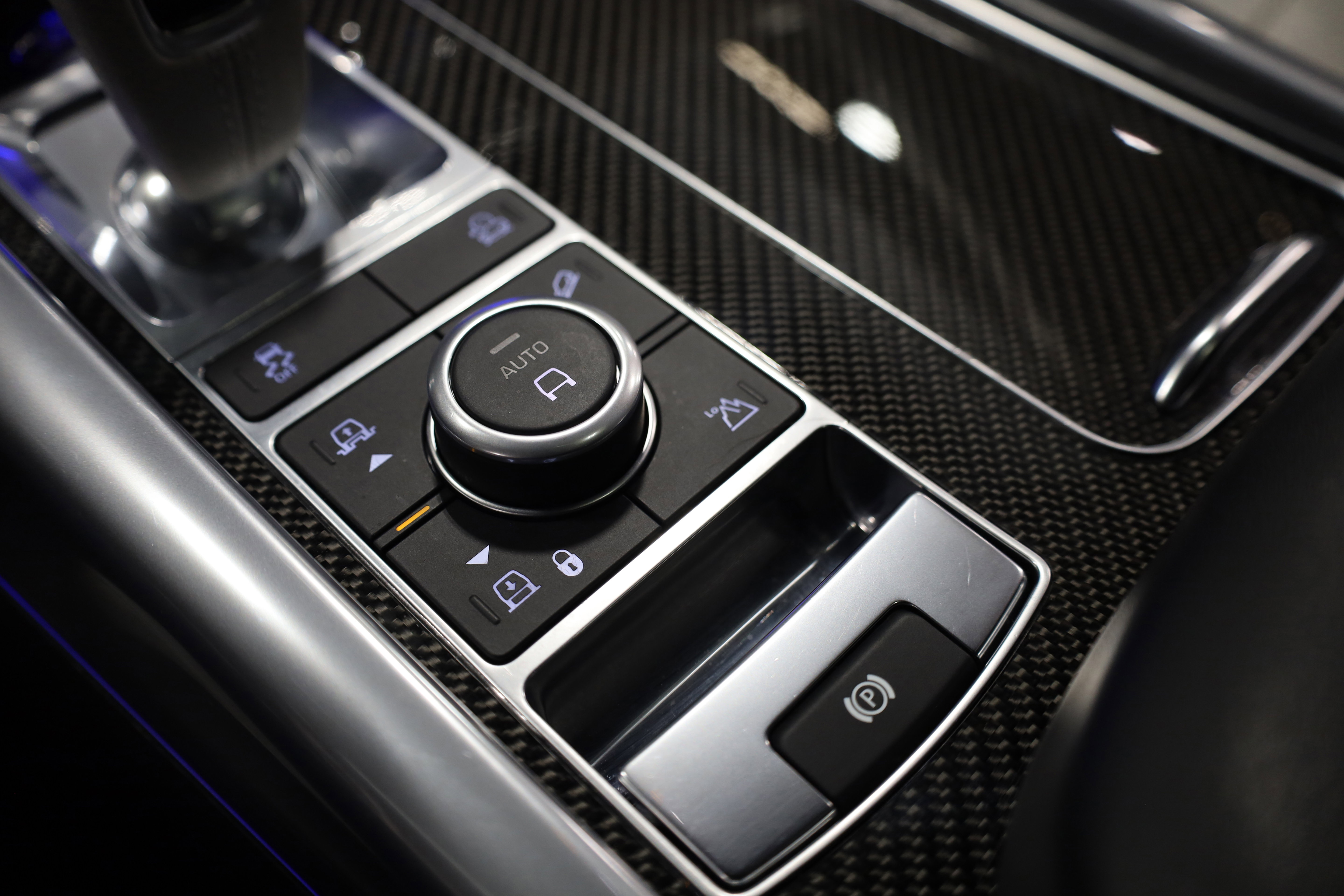 Used 2022 Land Rover Range Rover Sport SVR Carbon Edition image 28