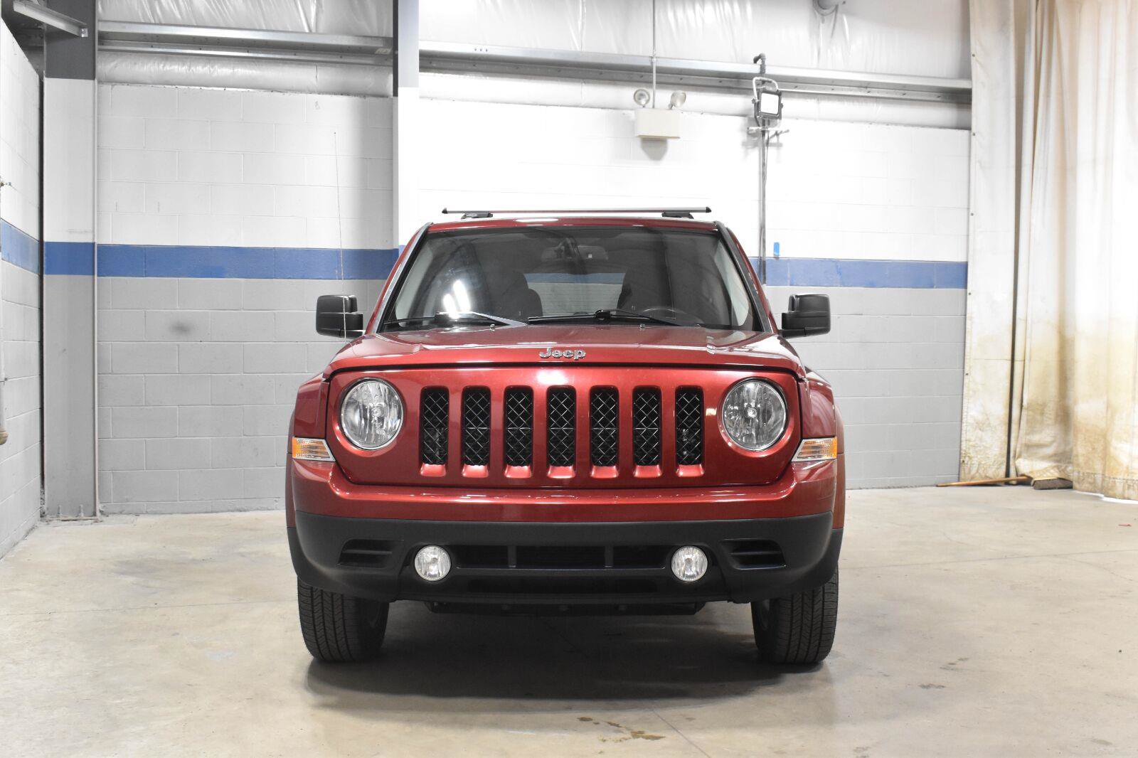 Used 2016 Jeep Patriot Latitude AWD/4WD image 27