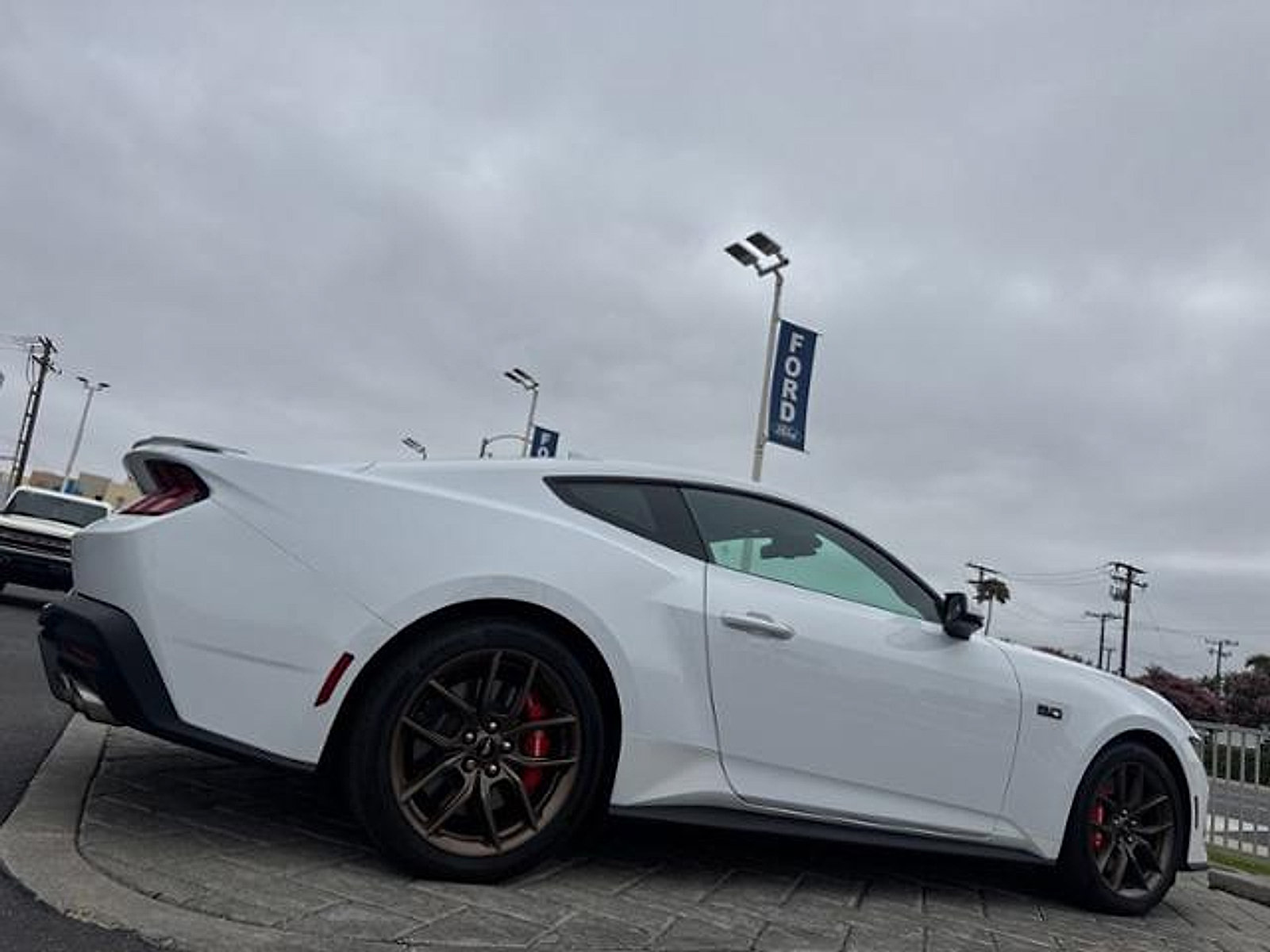 Used 2025 Ford Mustang GT Premium RWD image 2