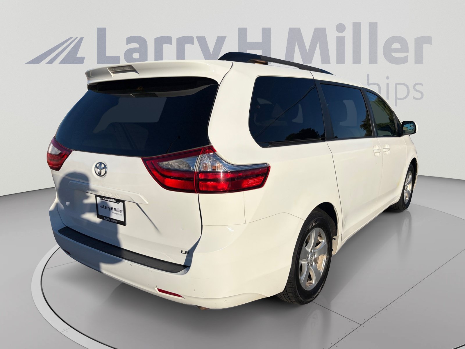 Used 2017 Toyota Sienna LE FWD image 5