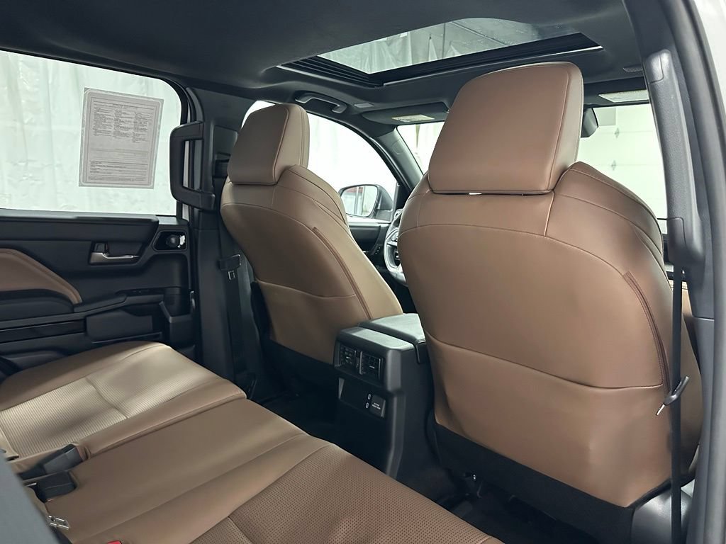 Used 2025 Toyota 4Runner Limited AWD/4WD image 54