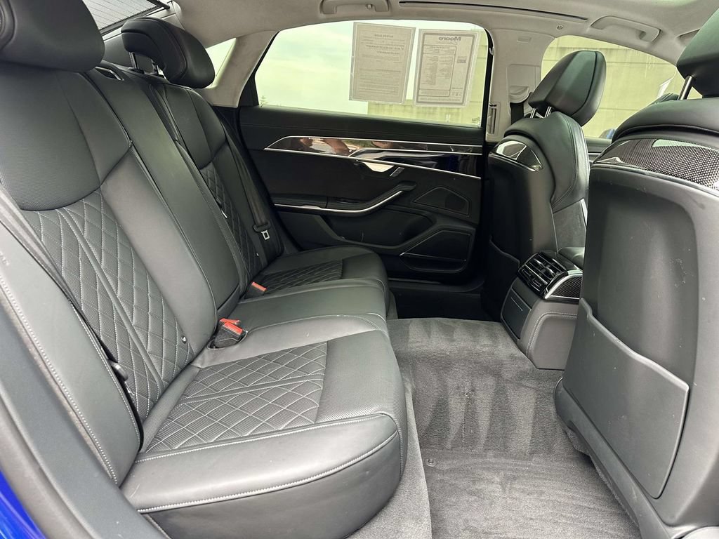 Used 2022 Audi S8 w/ S8 Comfort Plus Package AWD/4WD image 11