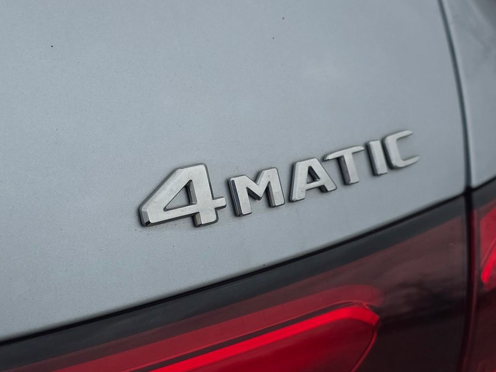 Used 2023 Mercedes-Benz GLC 300 4MATIC image 5