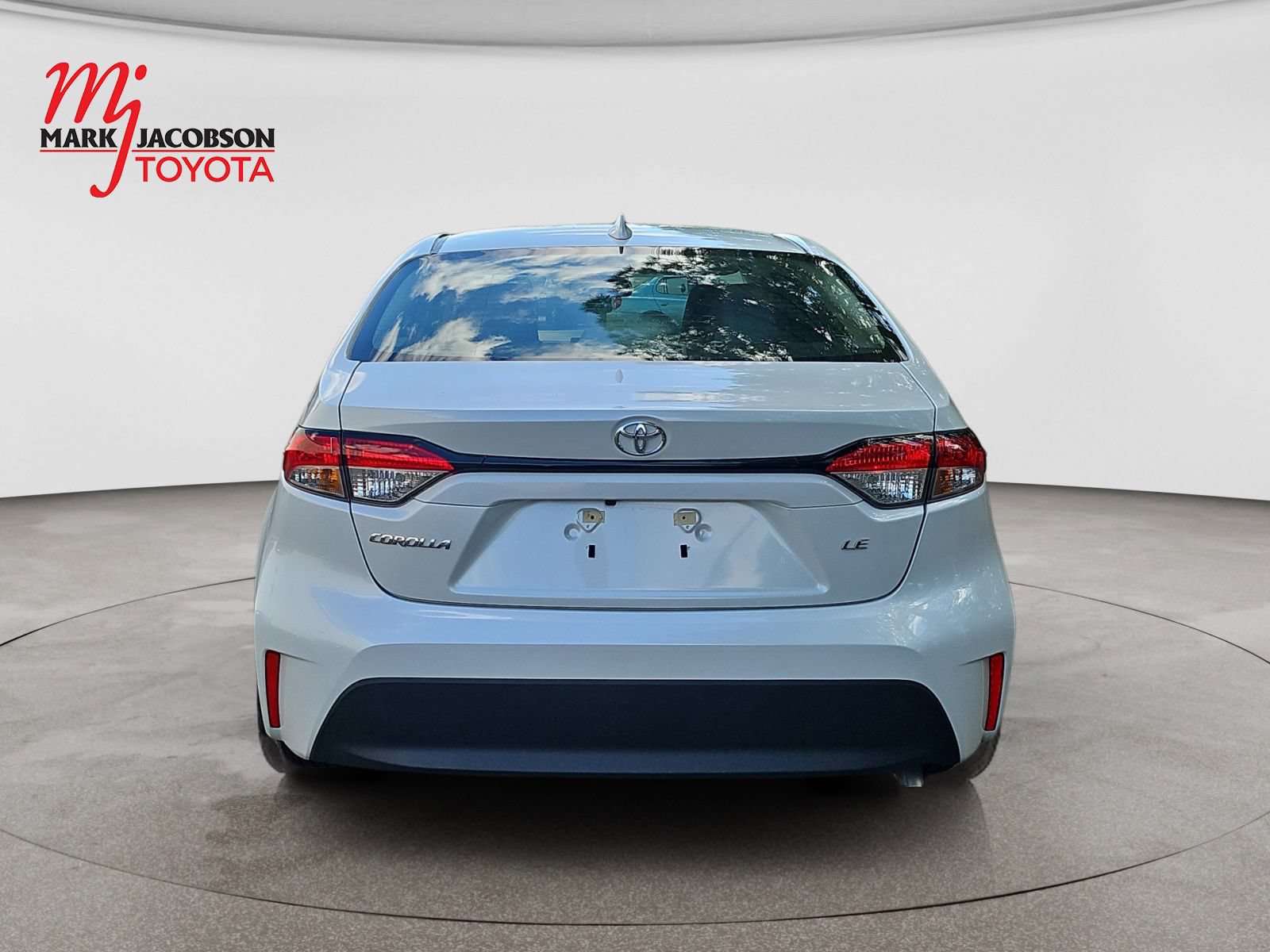 Used 2026 Toyota Corolla LE FWD image 11