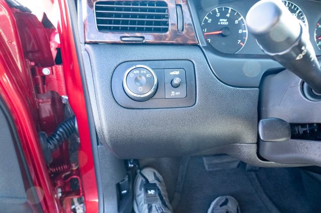 Used 2013 Chevrolet Impala LT w/ LT Sunroof Package FWD image 27