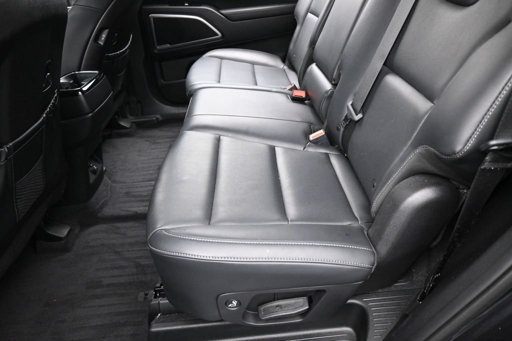 Used 2025 Kia Telluride LX FWD image 33