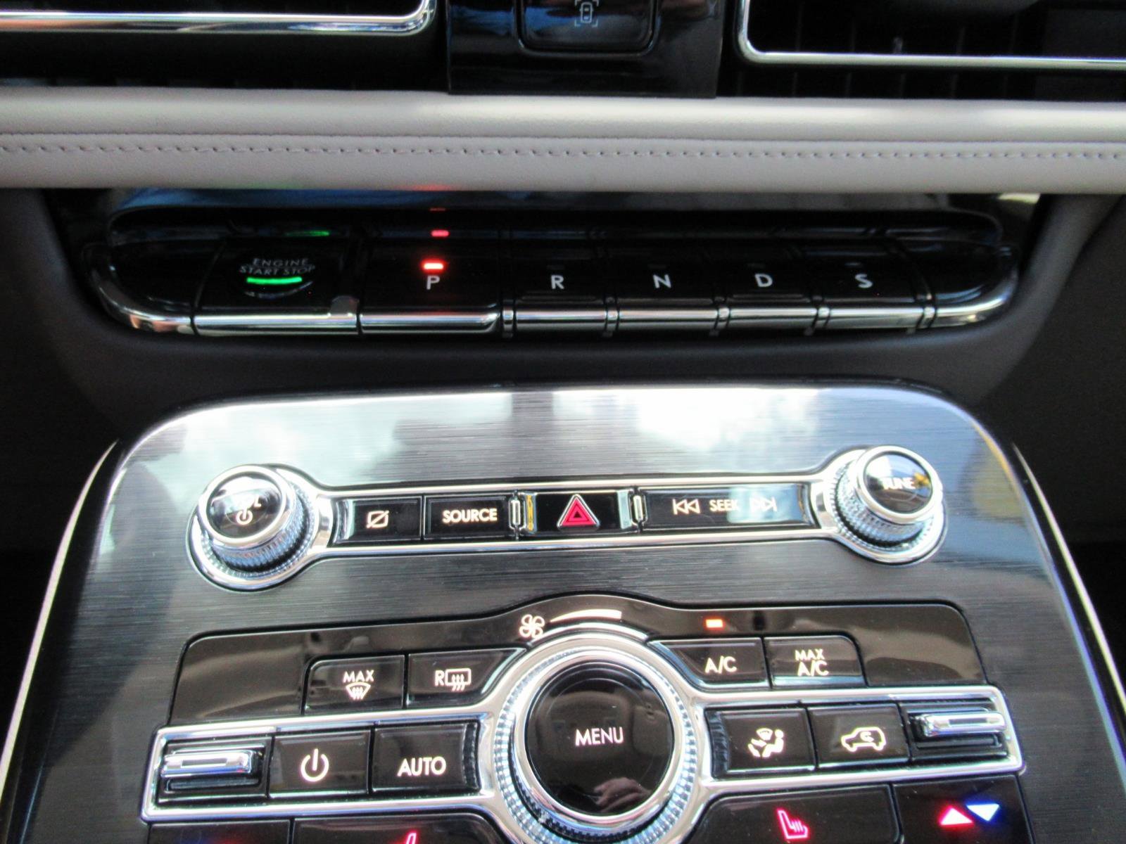 Used 2022 Lincoln Nautilus FWD w/ Premium Package image 26