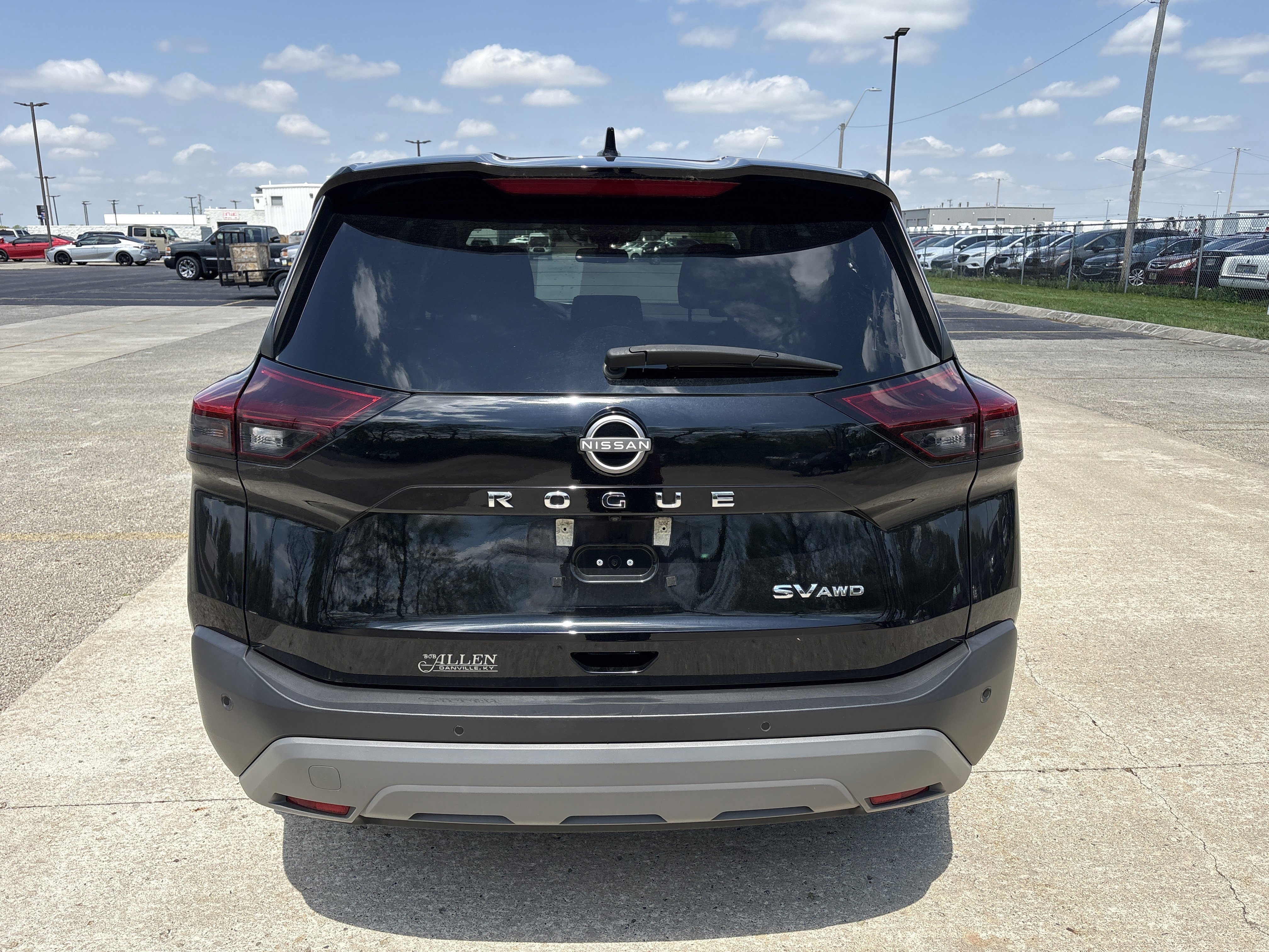 Used 2023 Nissan Rogue SV AWD/4WD image 4