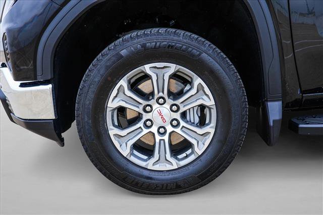 Used 2024 GMC Sierra 1500 SLE w/ Preferred Package image 9