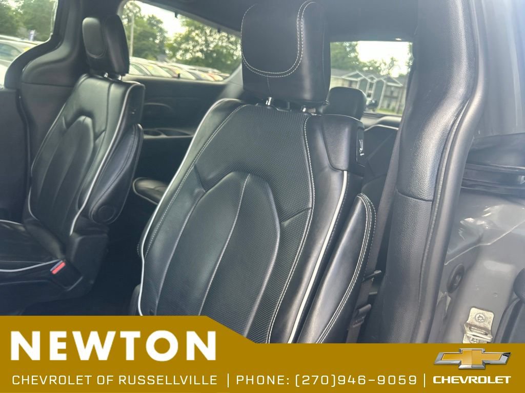 Used 2025 Chrysler Pacifica Limited FWD image 33