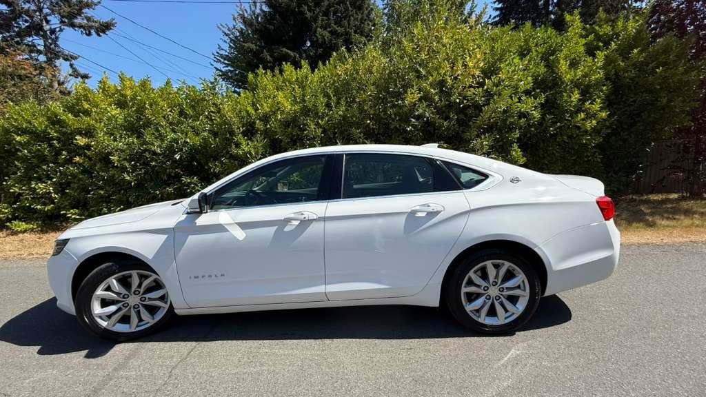 Used 2018 Chevrolet Impala LT FWD image 2