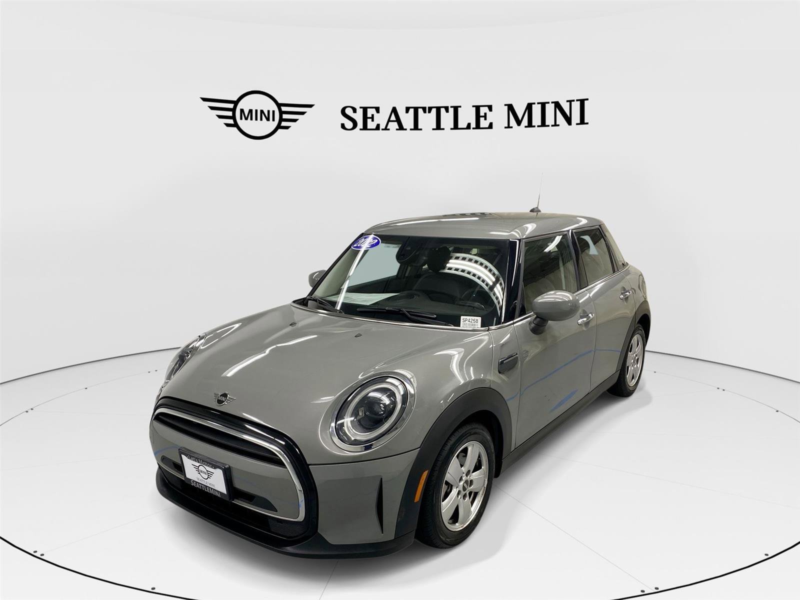 Used 2022 MINI Cooper 4-Door Hardtop FWD video 1