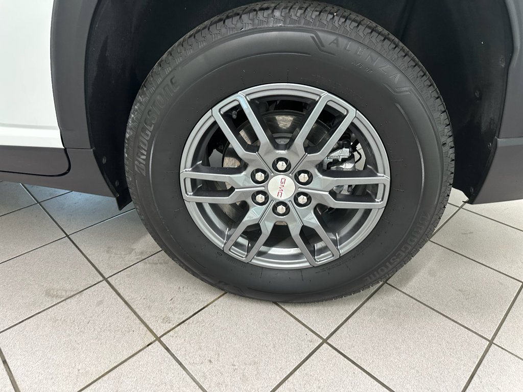 Used 2025 GMC Acadia Elevation image 9
