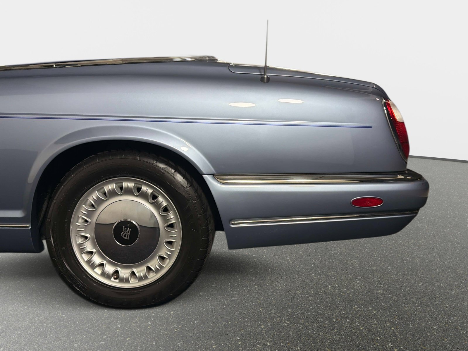 Used 2000 Rolls-Royce Corniche RWD image 15