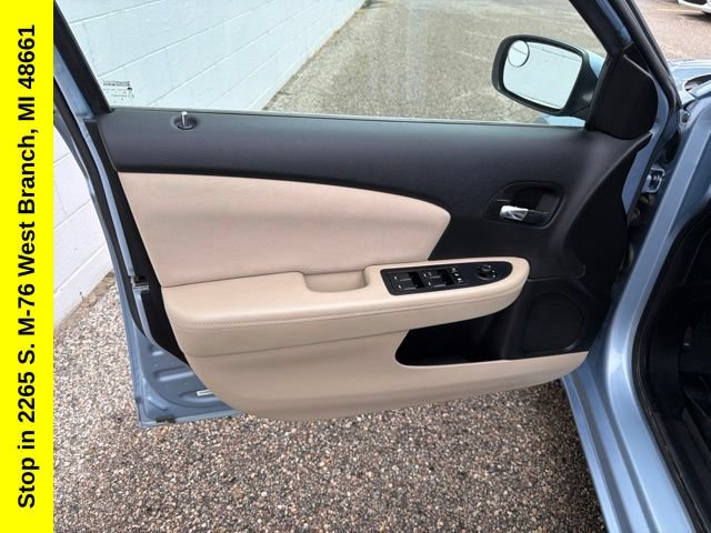 Used 2013 Chrysler 200 Touring FWD image 15