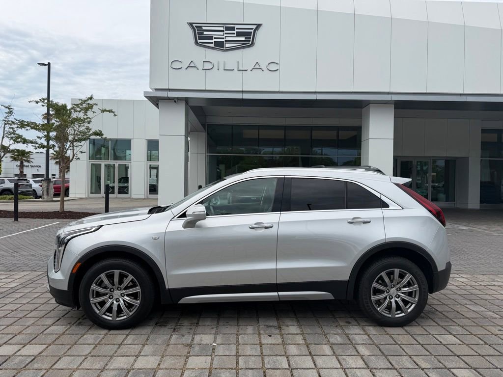 Used 2021 Cadillac XT4 Premium Luxury FWD image 1