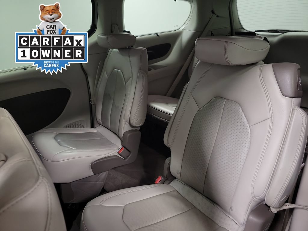 Used 2021 Chrysler Pacifica Touring-L FWD image 19