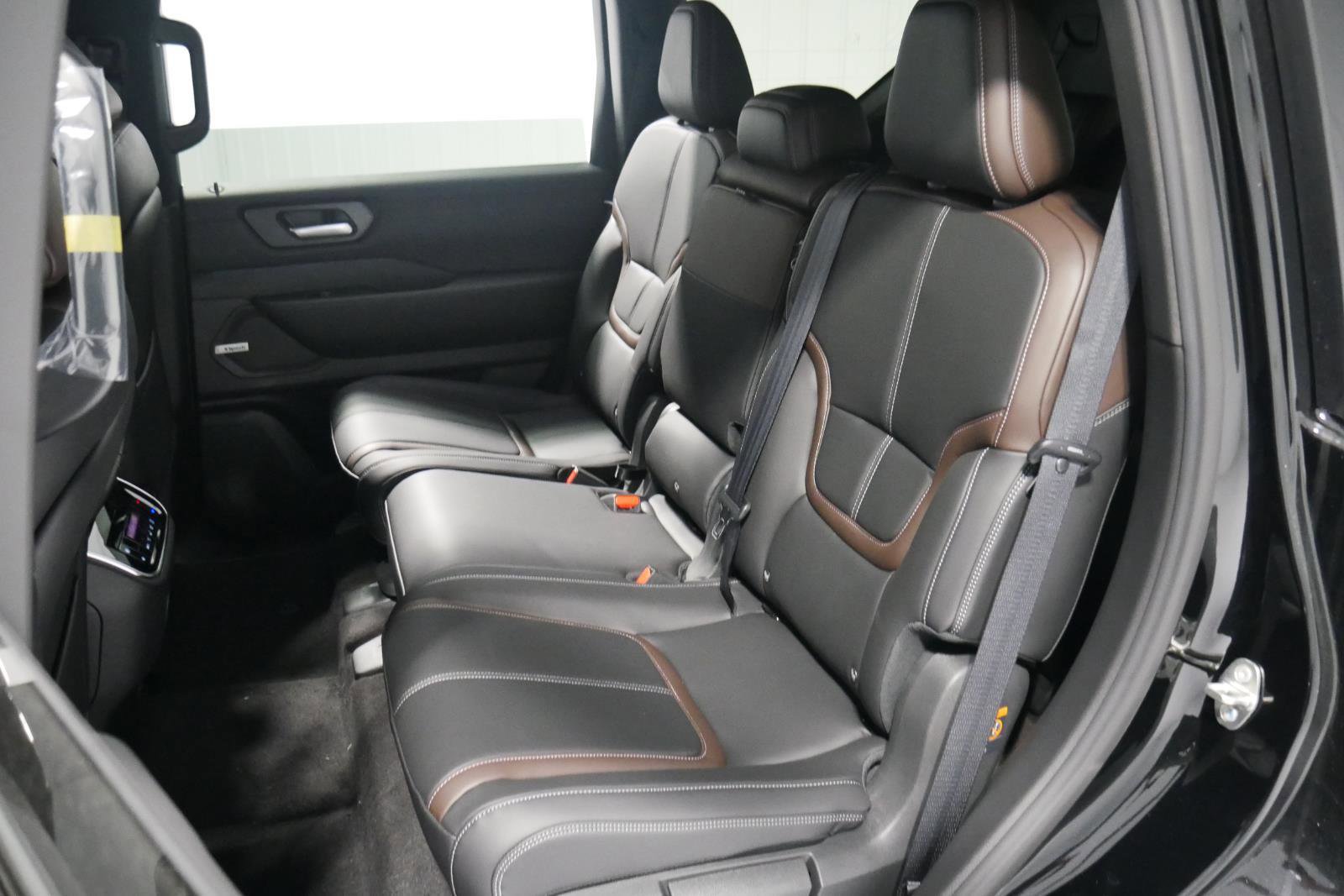 New 2026 Nissan Armada SL w/ Convenience Package image 11