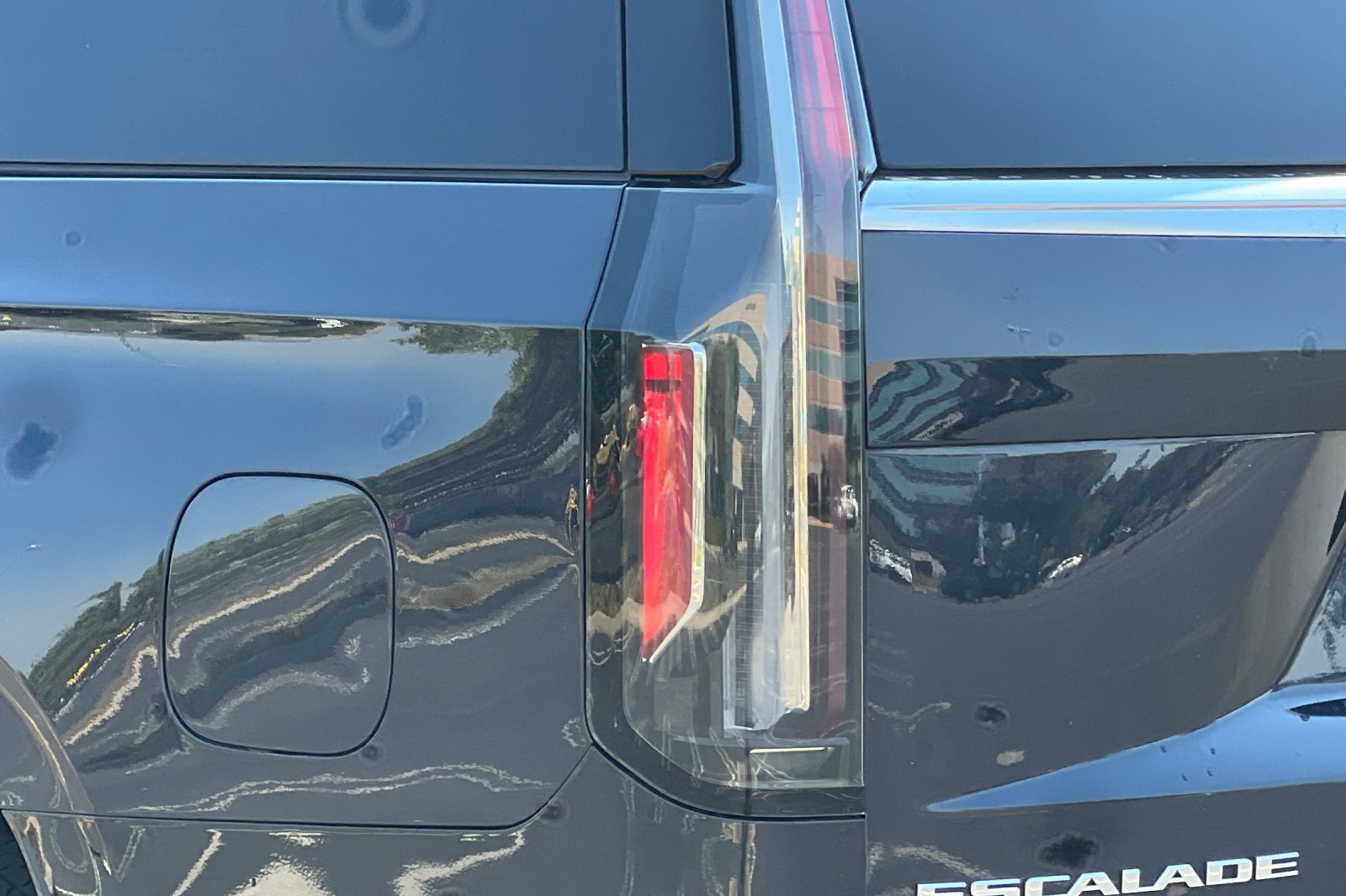 Used 2023 Cadillac Escalade Premium Luxury w/ Performance Package image 52