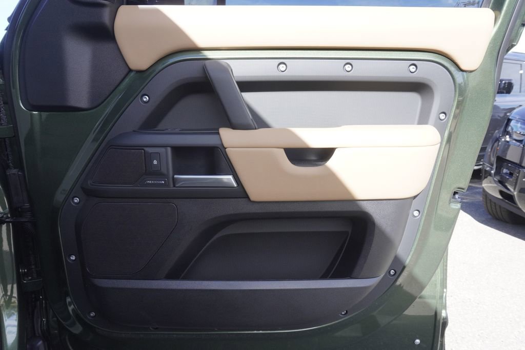 New 2026 Land Rover Defender 110 S image 21