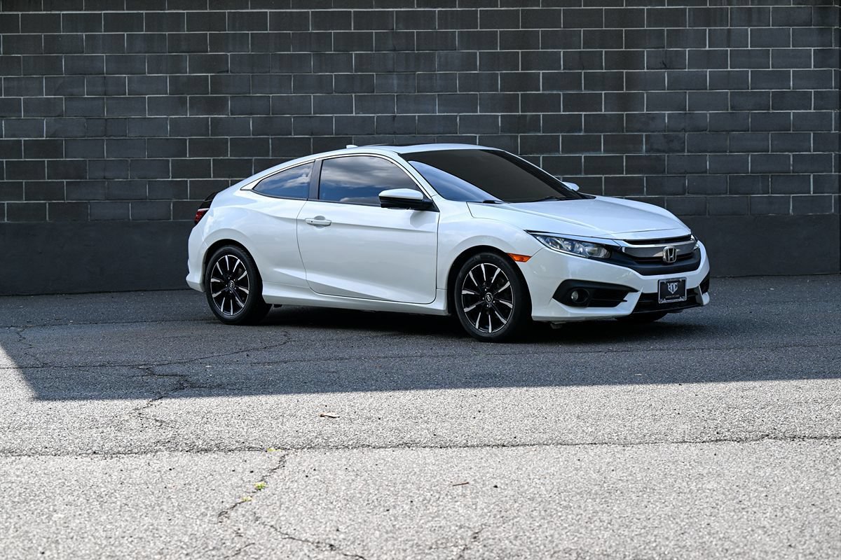 Used 2016 Honda Civic EX-T image 2