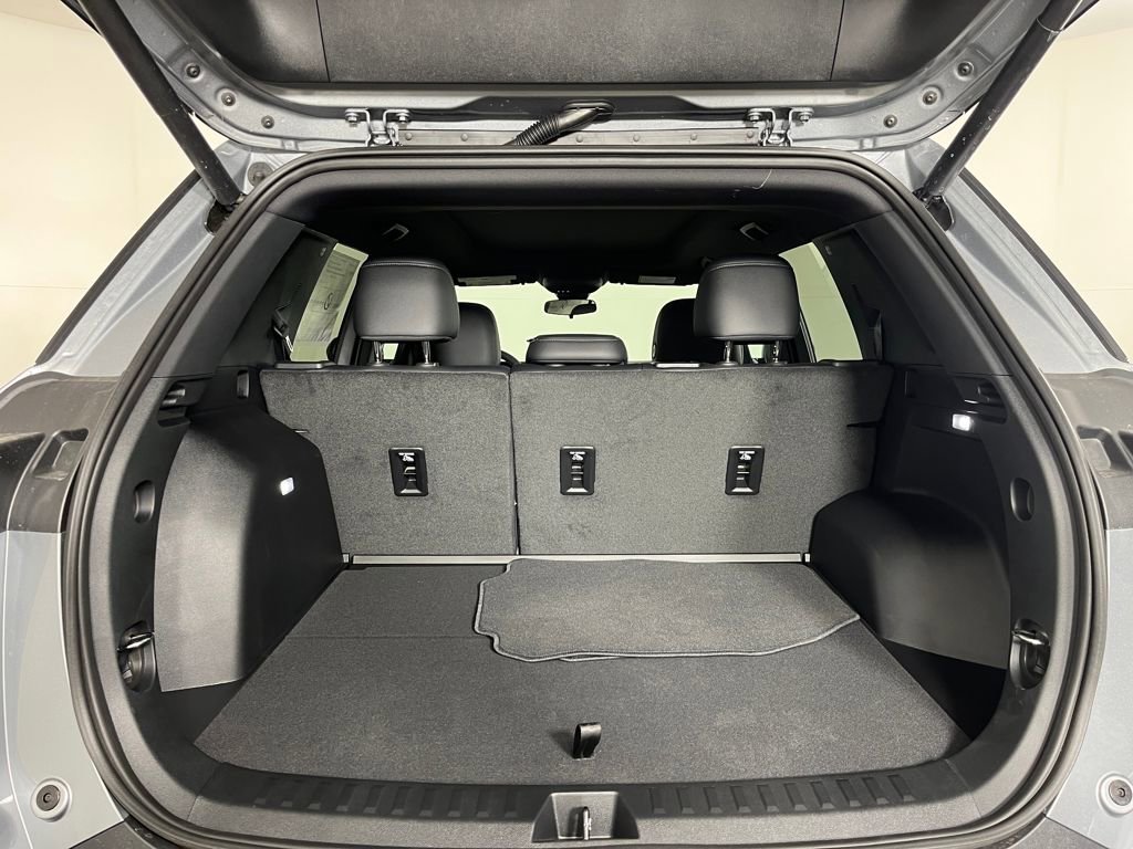 New 2026 Chevrolet Equinox LT w/ Convenience Package II image 17