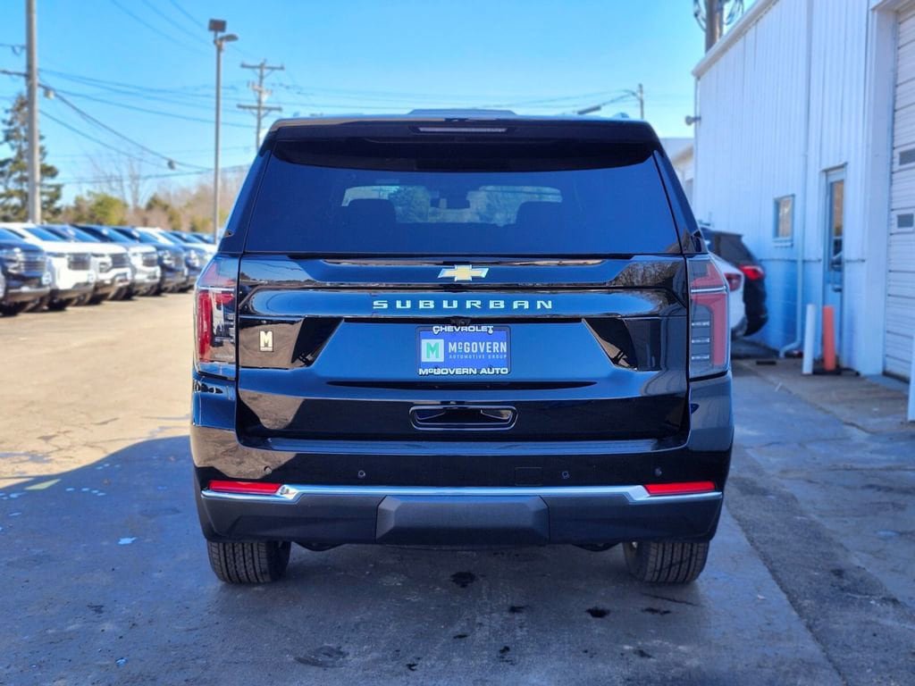 New 2026 Chevrolet Suburban LS AWD/4WD image 4