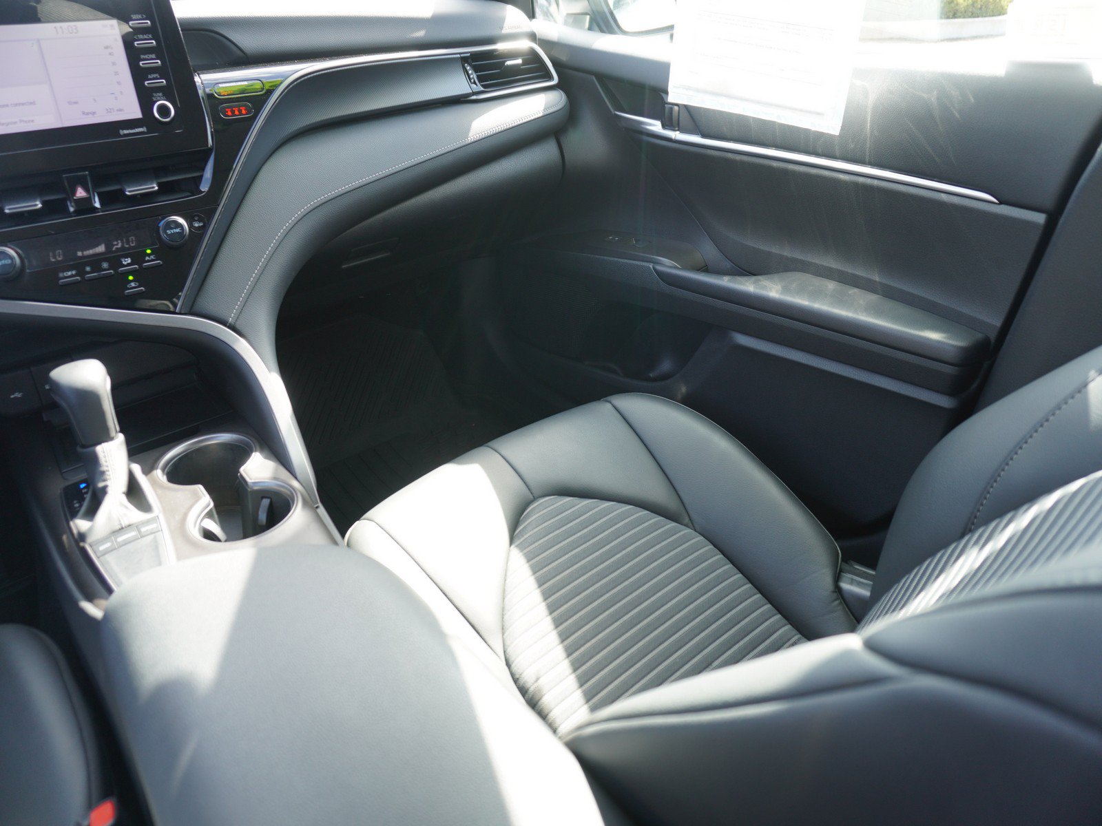 Used 2023 Toyota Camry SE FWD image 15