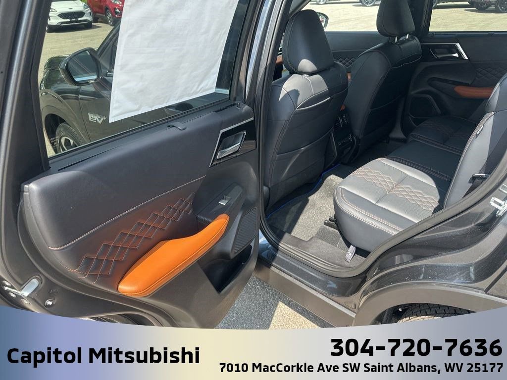 New 2025 Mitsubishi Outlander SEL image 19