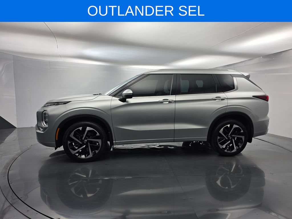 Used 2023 Mitsubishi Outlander SEL FWD image 7